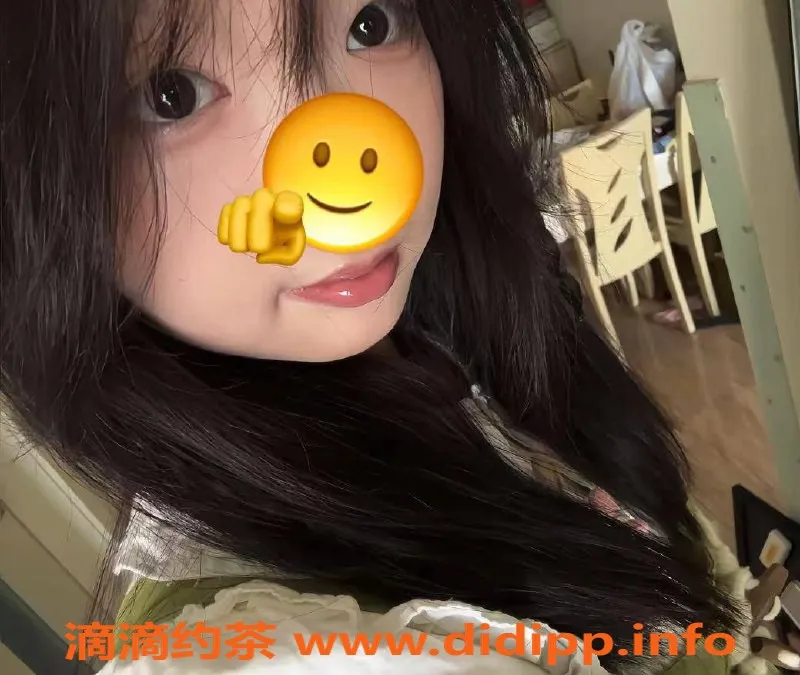 成都上门服务-成都馨猪，160cm匀称嫩妹，500元享三项服务