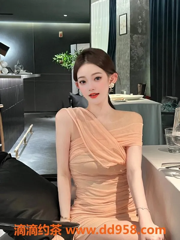 无锡楼凤-江阴慕白影院05超嫩少女，温柔陪浴