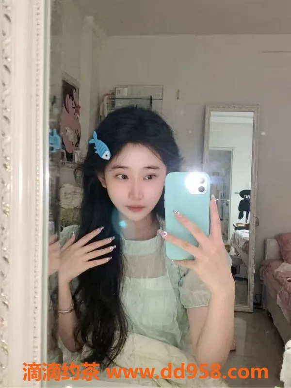 无锡楼凤-梁溪区高颜值学妹，陪浴69服务仅2200/p