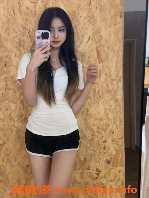 深圳楼凤-宝安小月，18岁，162cm，34C，茶水费优惠