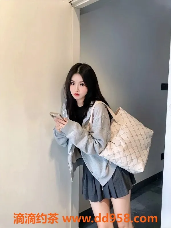 无锡楼凤资源信息,宜兴大酒店大熊少女，皮肤白皙，绚丽调情