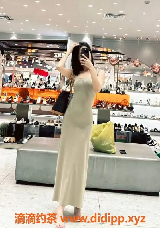 中山楼凤-东区21岁小雨，胸围B，课时实惠500/p