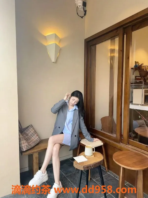 无锡楼凤资源信息,锡山铂金岛07顶级超模，173大长腿等你来体验