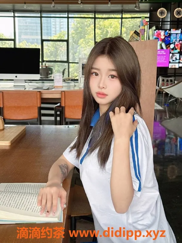 深圳楼凤-南山嘉嘉，900元激情服务，制服诱惑等你来体验！