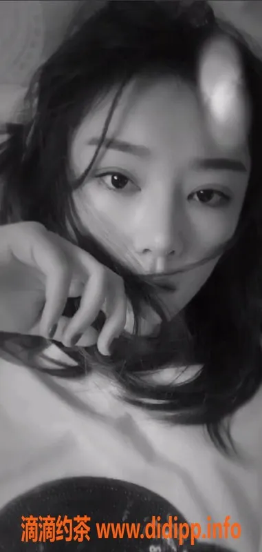 上海楼凤资源信息,虹口25岁美女霸霸，身高166，C罩杯，8张课费