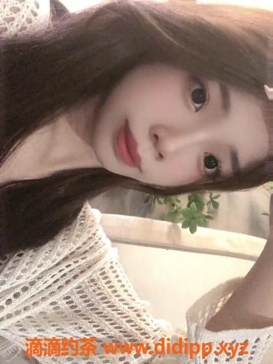 杭州楼凤资源信息,余杭区甜甜，18岁165cm，曲线诱人，服务丰富