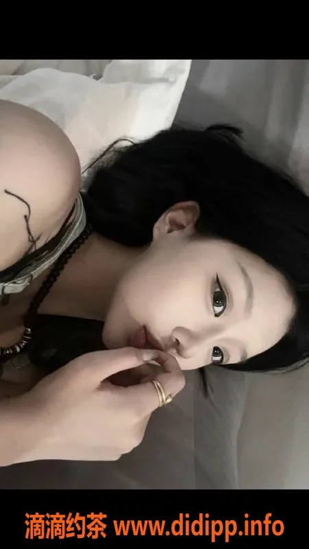 上海楼凤-普陀嫩妹淼淼，18岁175大长腿，1000p好服务！