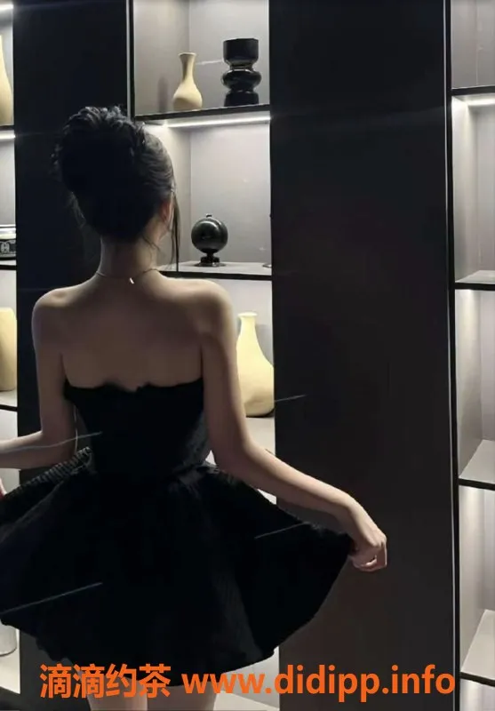 无锡楼凤-滨湖红星06萝莉酱 陪浴裸吹服务