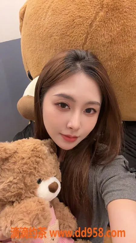 温州上门服务-欧海布丁 156cm 45kg 36B 性感女友随叫随到