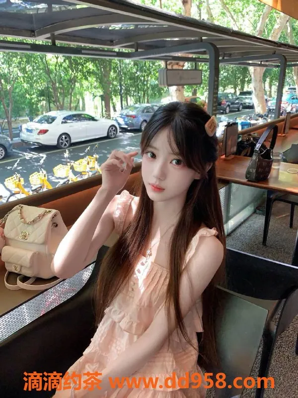 杭州楼凤资源信息,上城区高颜值女大学生泡泡，19岁B+罩杯