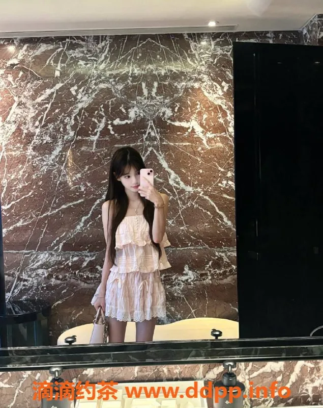 杭州楼凤-上城区高颜值女大学生泡泡，19岁B+罩杯