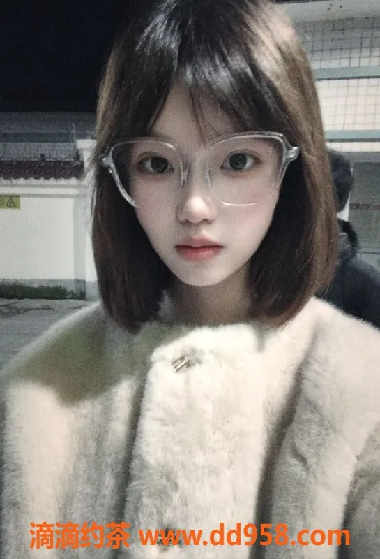 台州楼凤-义乌🌹子苒，19岁，身高164，轻盈45kg，600P靠谱品茶