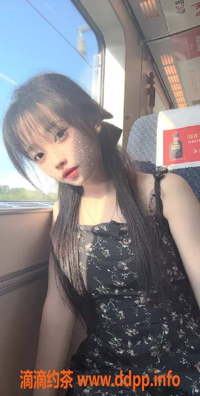 深圳楼凤-南山区小幼楚，嫩妹蛇吻服务1000P起