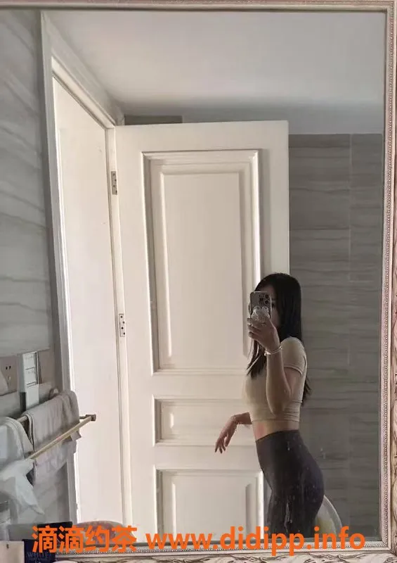 成都楼凤-成华区美少妇苏苏，优惠价陪聊服务