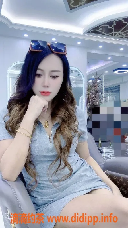 深圳楼凤-罗湖性感兼职美女，28岁，38B，个性服务等你来体验！