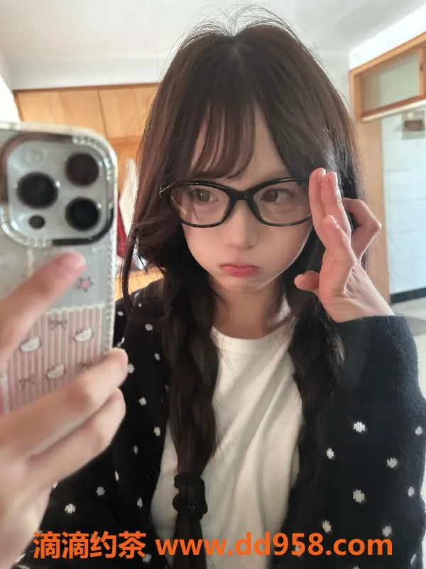 无锡楼凤-锡山高颜值李小莫，超嫩身材，口活超赞