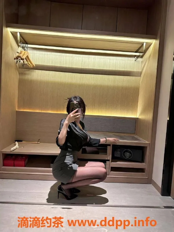 西安楼凤-高新区桃子25岁，168身高情趣服务