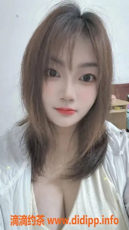 中山楼凤-南头邱铜钟，两位美女快餐洗吹服务