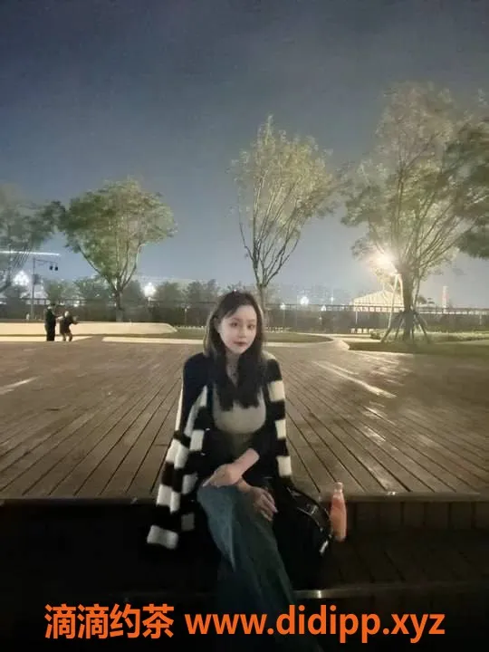 成都楼凤-武侯区小丹丹，优质服务6P体验，颜值8分