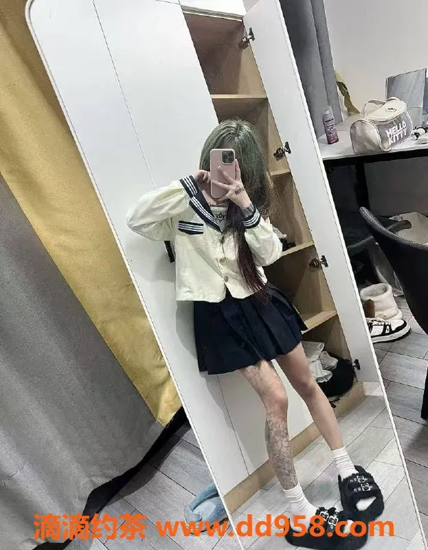 南昌楼凤-红谷滩小南 19岁 160cm 55kg 诱惑服务