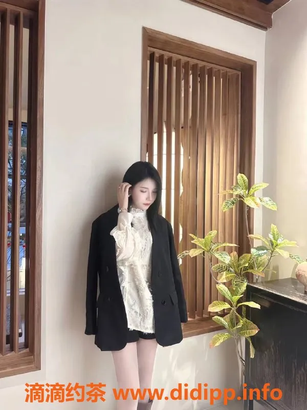 深圳楼凤-龙华薇薇，千元档嫩妹让你心动！