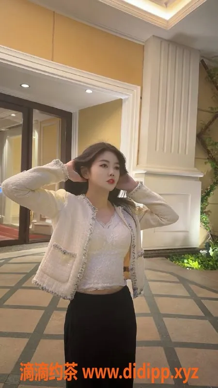 中山楼凤-西区24岁米可现身，胸围36B，700元起服务等你体验！