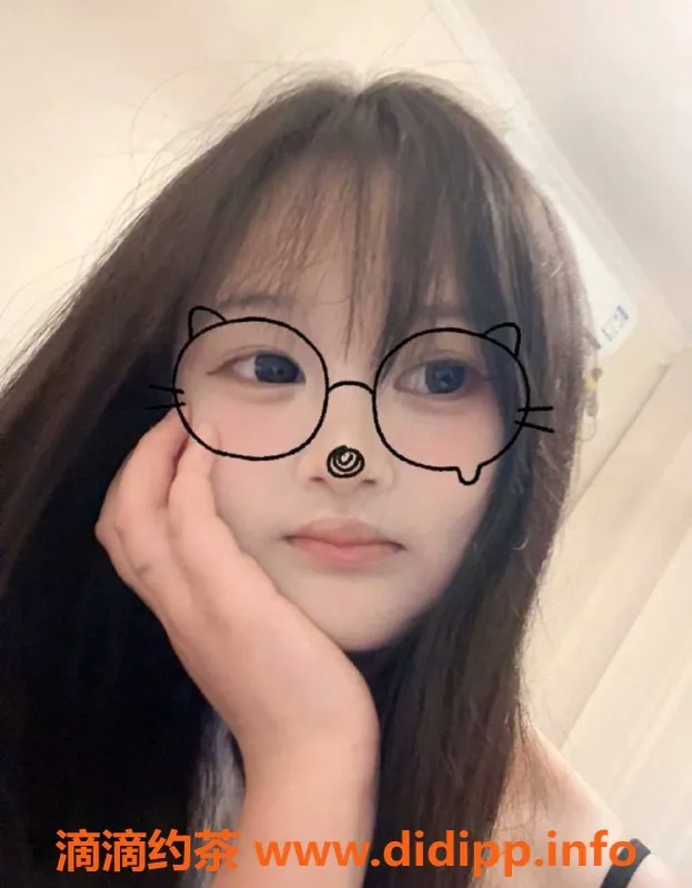 南通楼凤-南通七七，165cm C杯女郎，服务乖巧只需800