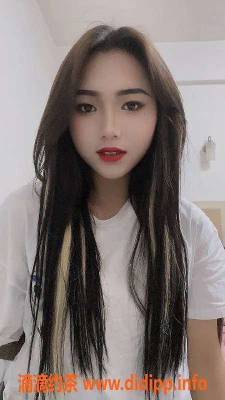 深圳楼凤-深圳南山 18岁可爱小姐姐 698p起