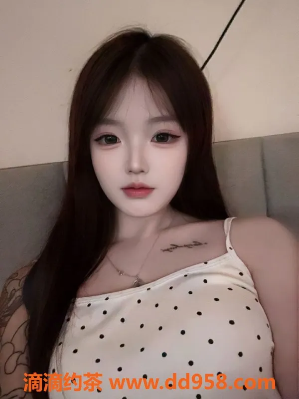 常州楼凤资源信息,武进小鱼，164高86斤，性感嫩妹伴浴服务