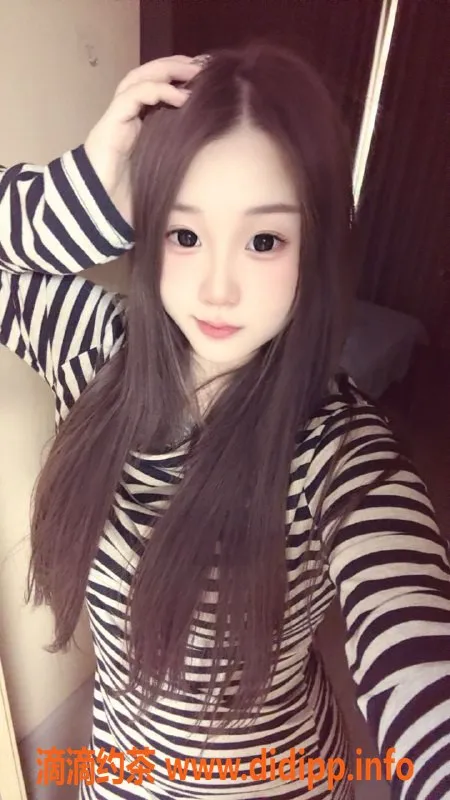 无锡楼凤-江阴慕白超嫩校花，69元接吻陪浴服务