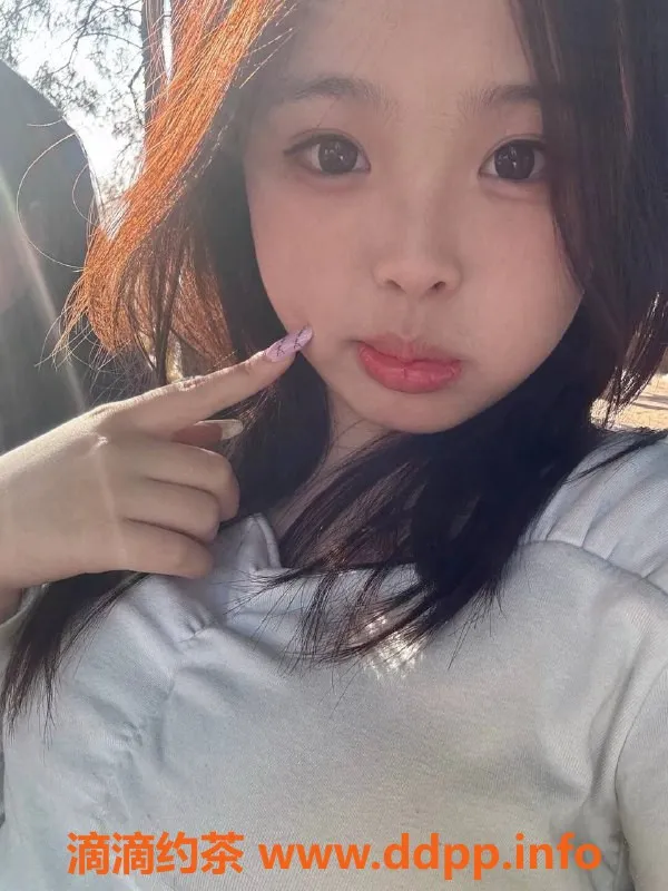 东莞楼凤-小茹，18岁，92斤，600元恋爱式服务