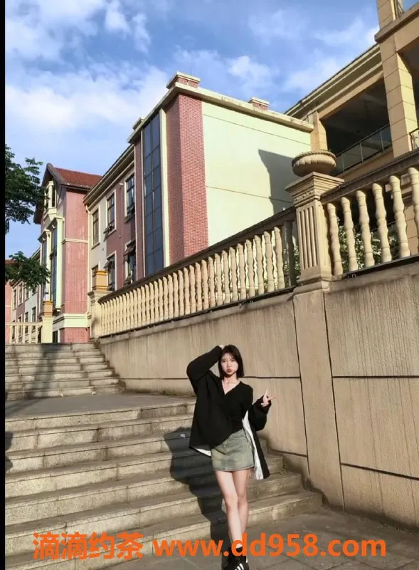 成都楼凤-成华区小雪，18岁甜妹，颜值好，服务热情