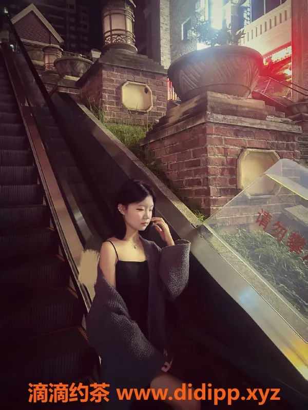 成都楼凤-成华区小雪，18岁甜妹，颜值好，服务热情