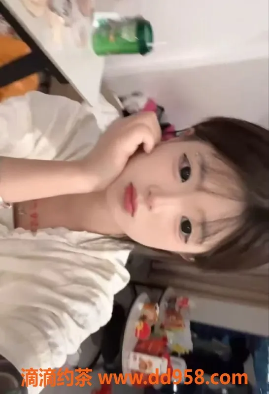 中山楼凤-古镇TATA公寓14岁小妹800快餐体验