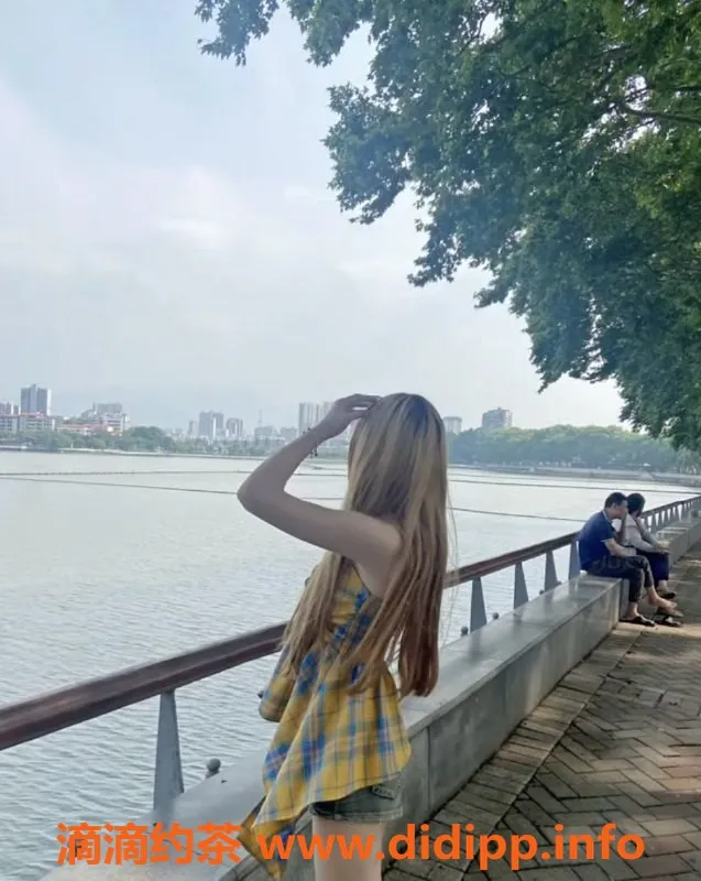 中山楼凤-江门外海双飞体验，15岁极品学生妹等你来享