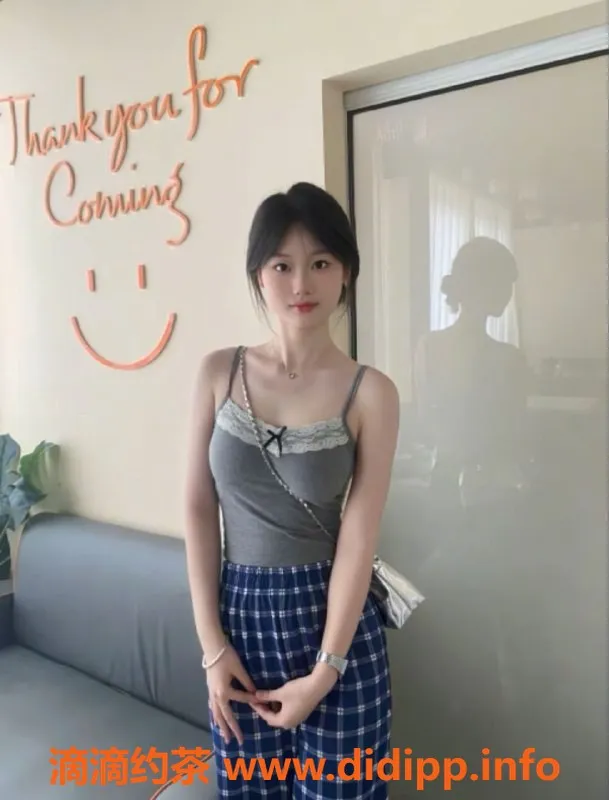 广州楼凤-广州番禺静静，21岁166cm，舒适体验等你来