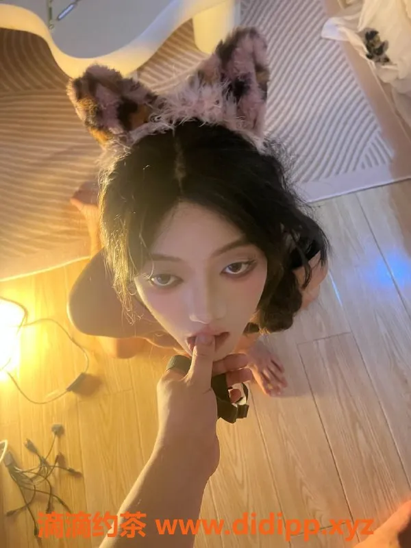 杭州楼凤-拱墅区阳阳，嫩M情趣制服，9元起服务