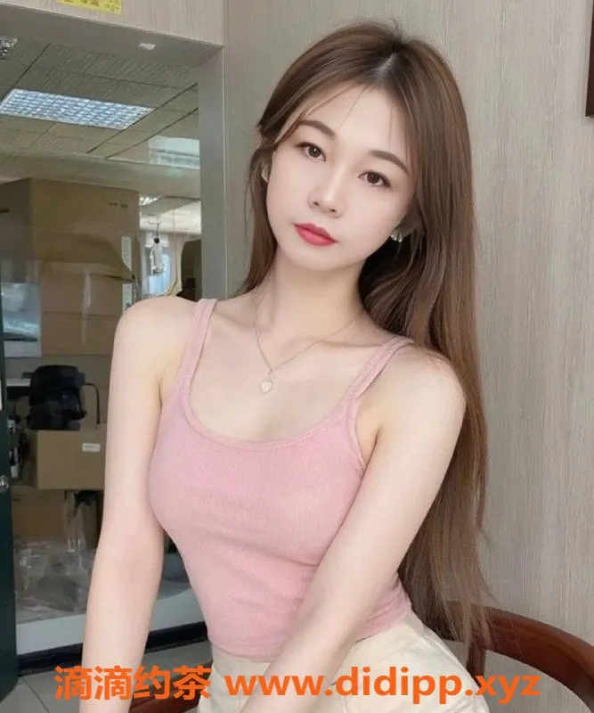 湛江楼凤-小辣椒，165cm，49kg，胸D，600元一次服务