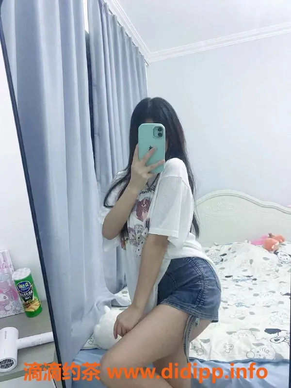 成都楼凤-成华区嫩妹情情，160cm 45kg，女友感服务