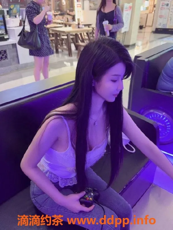 常州楼凤-武进国宾府西西，05嫩妹，163cm，84斤，800元起