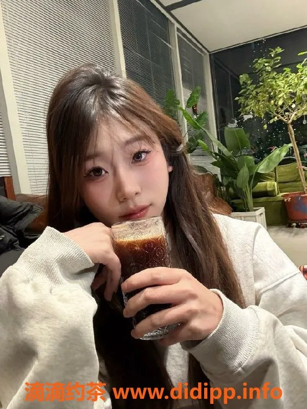 常州楼凤资源信息,武进娜娜，165cm，98斤，伴浴口交，800元起