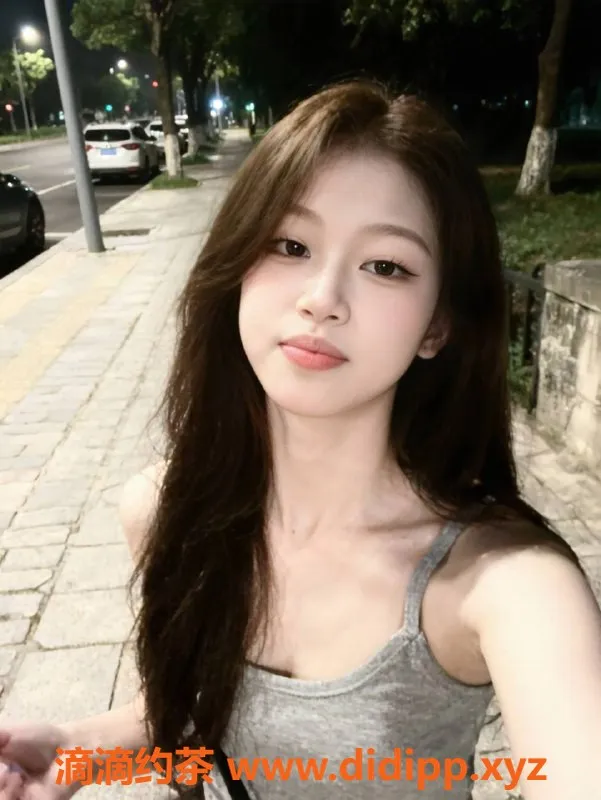 中山楼凤-西区萍萍，18岁B罩杯，课程700起