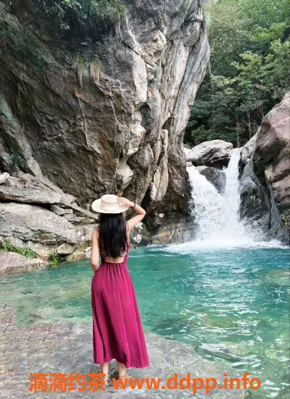 北京楼凤-朝阳双井芸熙 00后 162cm 90斤 C杯 1K茶费