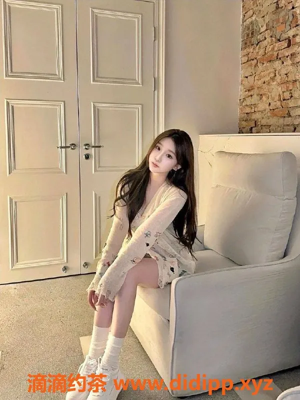 北京楼凤资源信息,朝阳百子湾司纯，18岁B身材，173高47重，茶费1k