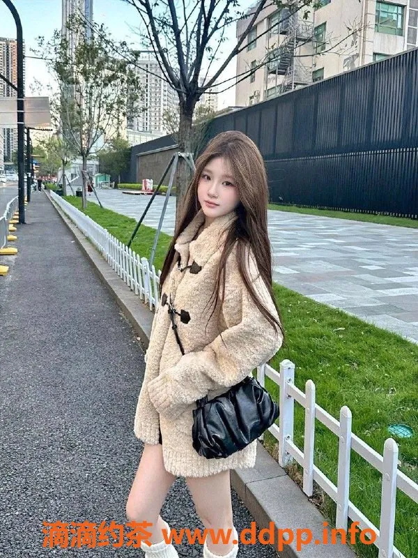 北京楼凤-朝阳百子湾司纯，18岁B身材，173高47重，茶费1k