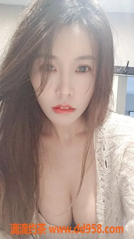 成都楼凤-武侯区玲珑御姐，身材火辣，课程费仅6/10