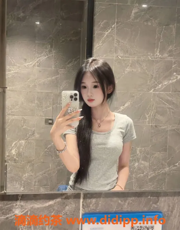 台州楼凤-台州可可，18岁165cm，600元品茶服务