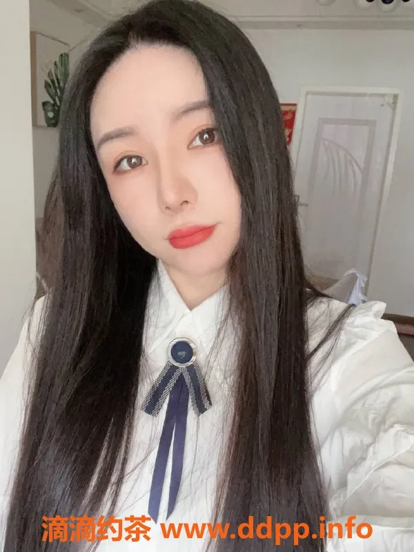 惠州楼凤-小麦，27岁，162身高，92体重，500p洗吹制服