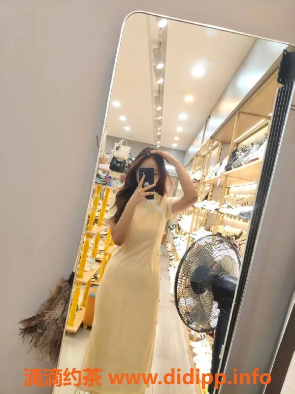 南通楼凤-崇川区小不点嫩姐，调情简单服务，8p体验