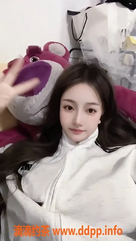 成都楼凤-武侯区#饭饭，身材高挑的御姐车，课时费#7/11